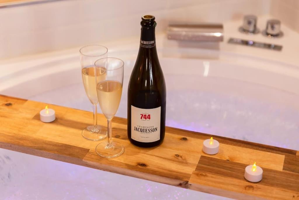 Suite Love Jacuzzi มองต์เตฮวา ภายนอก รูปภาพ